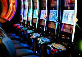Ikan Jackpot arcade interface on f200m login showing moving fish targets and wager display